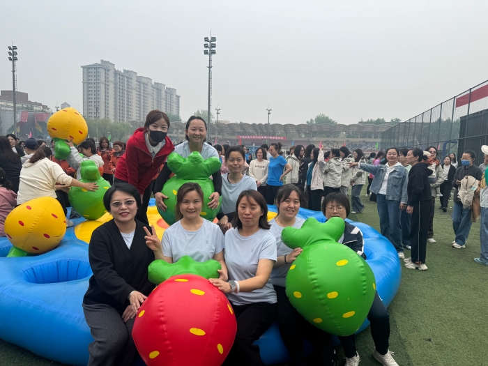 拔萝卜游戏合照