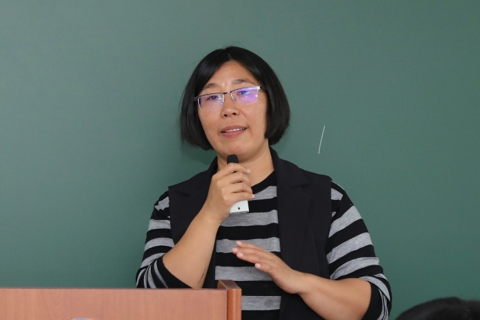 4 4
